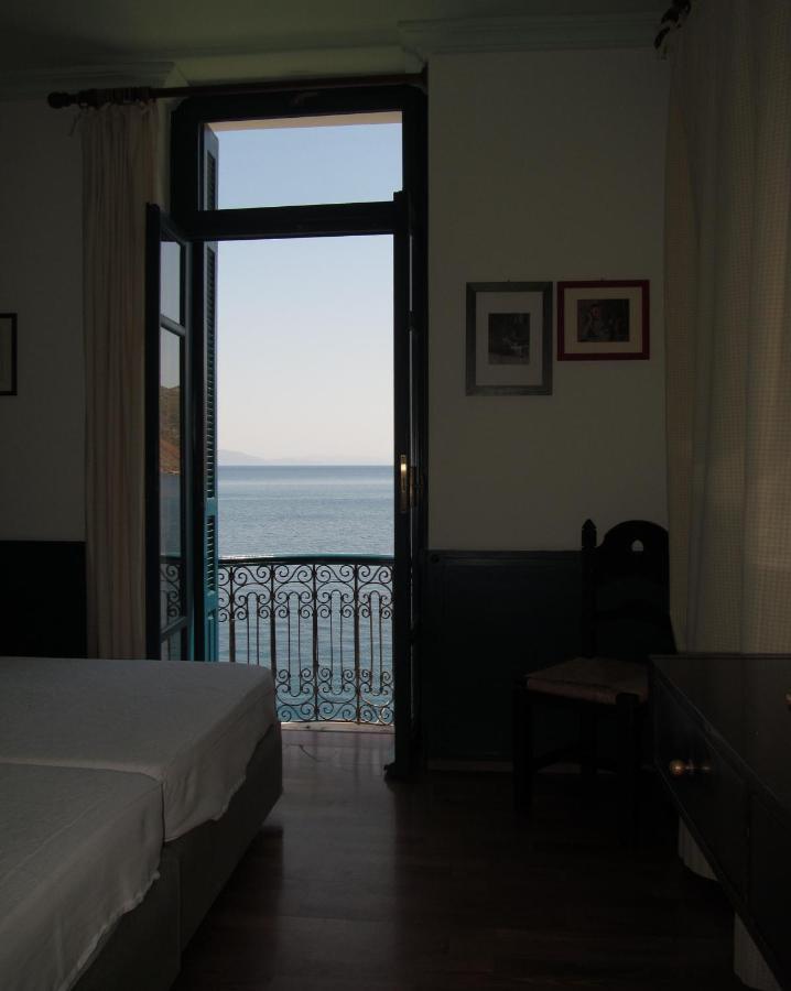 סימי Hotel Aliki מראה חיצוני תמונה